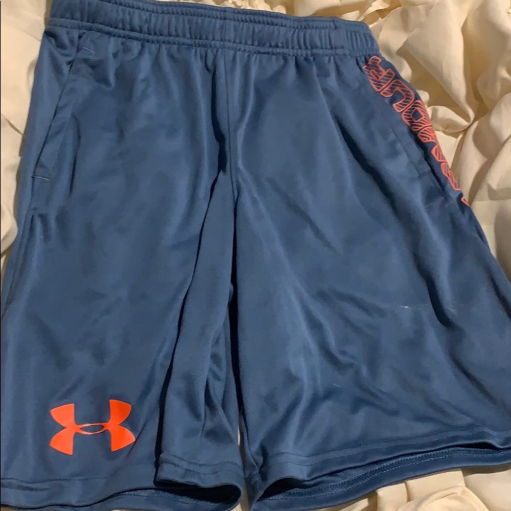 NWOT UA boys shorts